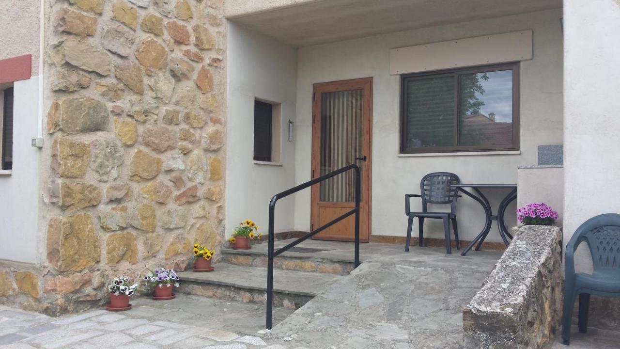 Casa Rural Las Tuyas En Segovia パラスエーロス・デ・エレスマ エクステリア 写真
