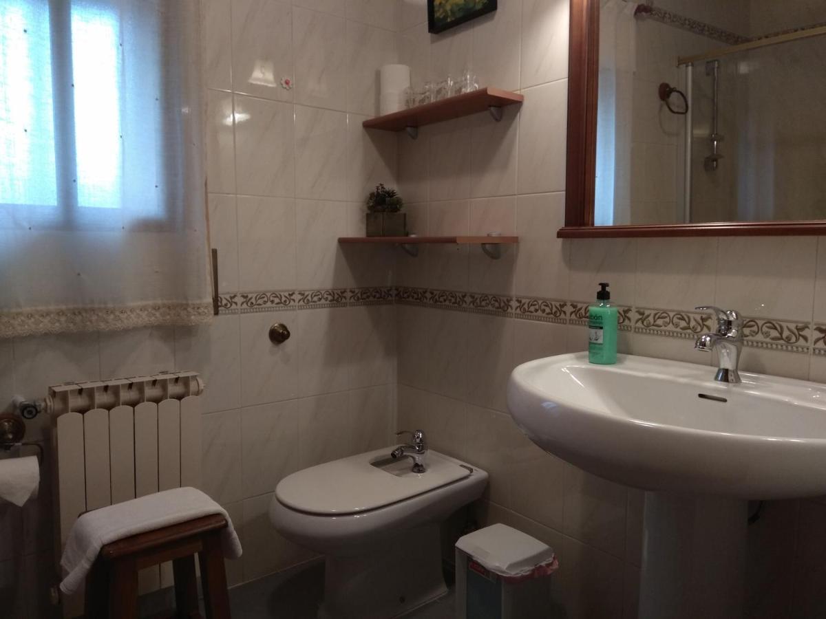 Casa Rural Las Tuyas En Segovia パラスエーロス・デ・エレスマ エクステリア 写真