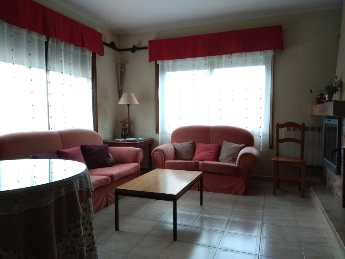 Casa Rural Las Tuyas En Segovia パラスエーロス・デ・エレスマ エクステリア 写真