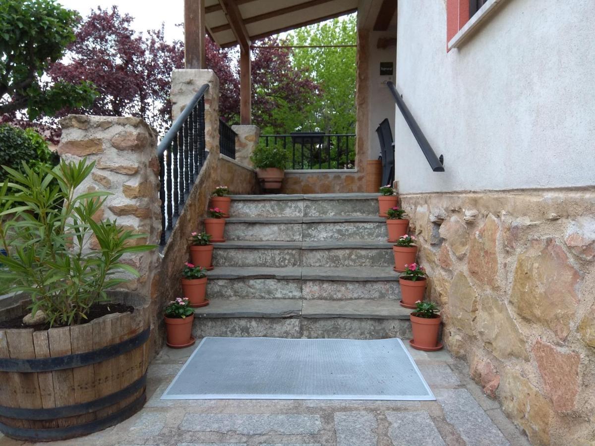 Casa Rural Las Tuyas En Segovia パラスエーロス・デ・エレスマ エクステリア 写真