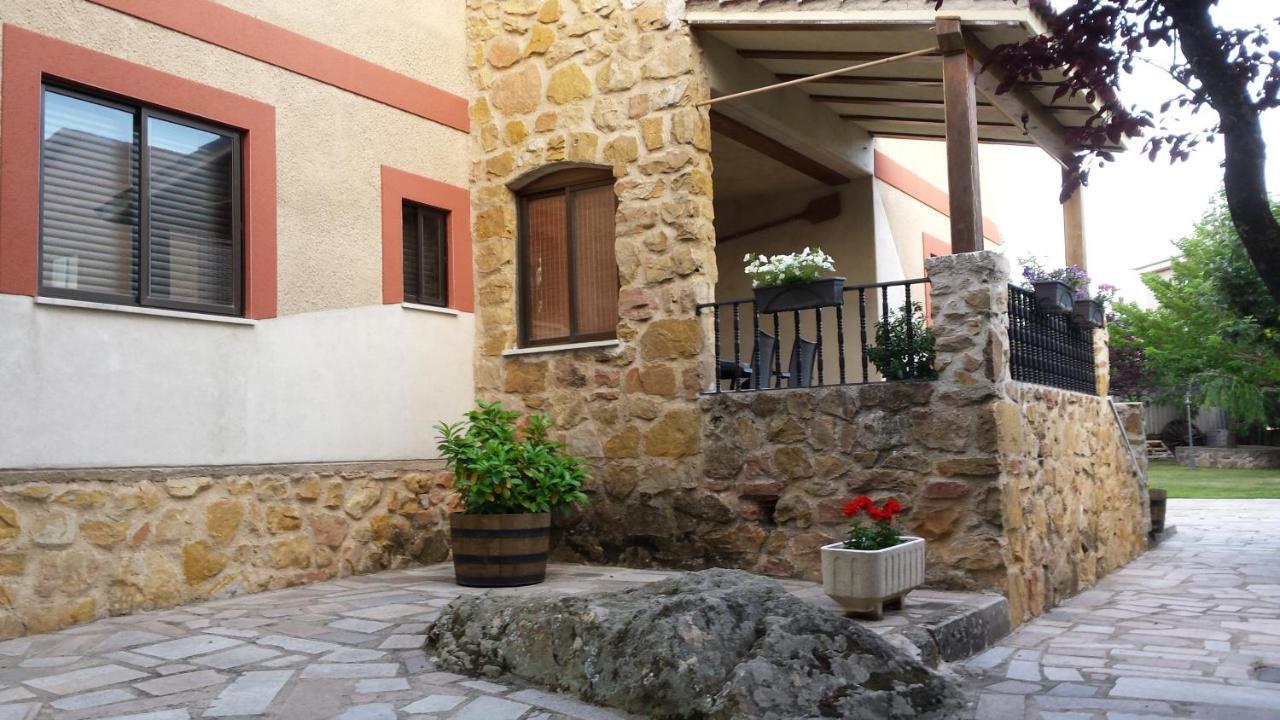 Casa Rural Las Tuyas En Segovia パラスエーロス・デ・エレスマ エクステリア 写真
